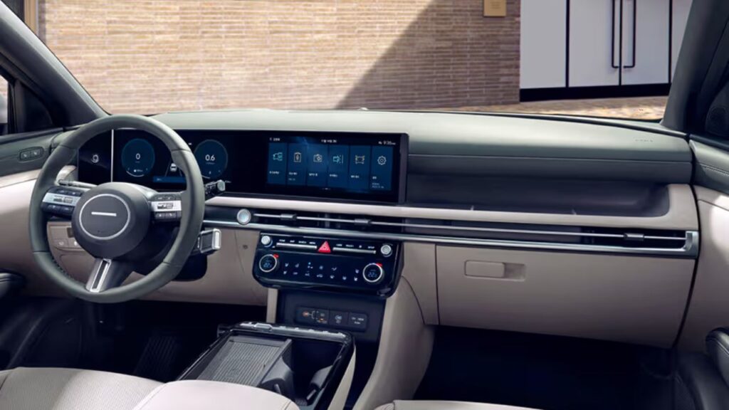 Hyundai Tucson interior