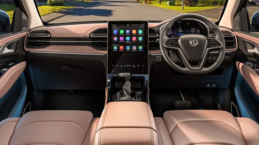 MG Hector Plus interior